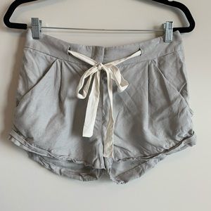 Aritzia/Wilfred grey linen shorts